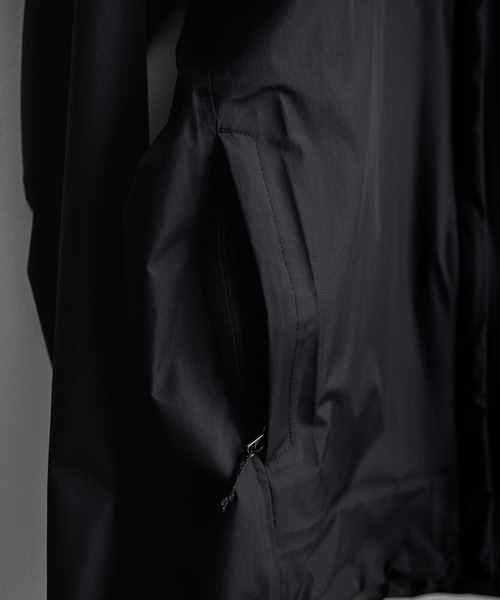 patagonia(パタゴニア)の「Patagonia パタゴニア M'S TORRENTSHELL 3L RAIN JKT トレントシェルレインジャケット/ツバ付きマウンテンパーカー(マウンテンパーカー・メンズ・ブルー/ブラック・S/XL/L/M)」の3枚目の写真