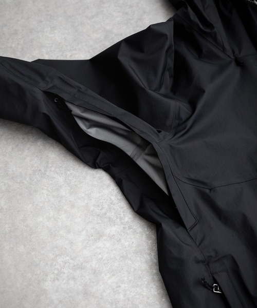 patagonia(パタゴニア)の「Patagonia パタゴニア M'S TORRENTSHELL 3L RAIN JKT トレントシェルレインジャケット/ツバ付きマウンテンパーカー(マウンテンパーカー・メンズ・ブルー/ブラック・S/XL/L/M)」の11枚目の写真