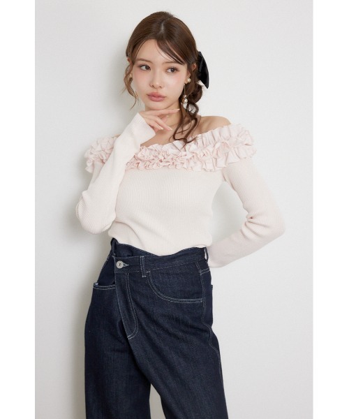 rienda(リエンダ)の「【AW先行アイテム】オフショルフリルニットトップス(ニット/セーター・レディース・ブラック/ブラウン系その他/ピンク・FREE)」の1枚目の写真