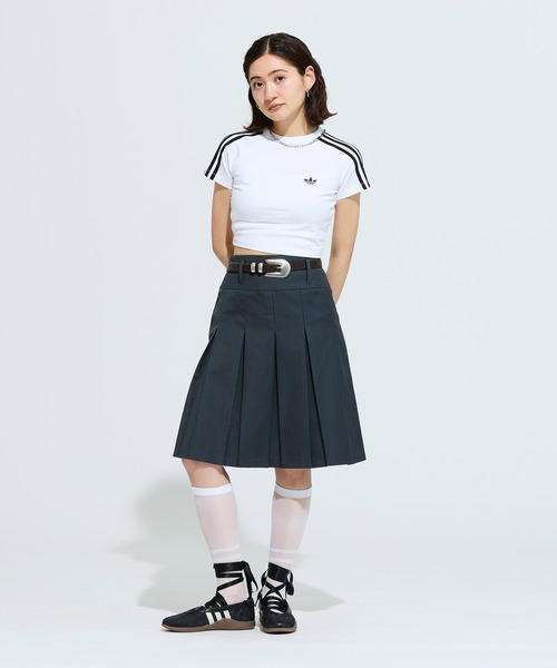 adidas(アディダス)の「SSTベビーティー / クロップド丈 / アディダスオリジナルス adidas Originals(Tシャツ/カットソー・レディース・ホワイト・SMALL/X-LARGE/XX-LARGE/LARGE/MEDIUM/X-SMALL)」の2枚目の写真