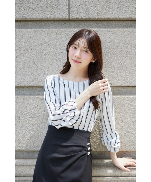 tocco closet(トッコ クローゼット)の「ビジュー付きドレープタックタイトスカート(スカート・レディース・モカ/ブラック・M)」の9枚目の写真