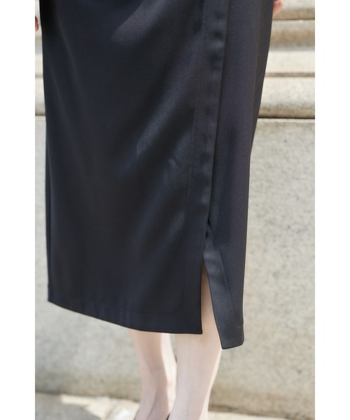 tocco closet(トッコ クローゼット)の「ビジュー付きドレープタックタイトスカート(スカート・レディース・モカ/ブラック・M)」の12枚目の写真