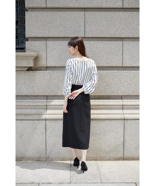 tocco closet(トッコ クローゼット)の「ビジュー付きドレープタックタイトスカート(スカート・レディース・モカ/ブラック・M)」の7枚目の写真