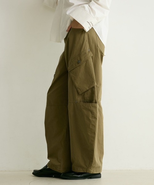 PBLIM(ページボーイリム)の「《UNISEX》ボリュームワイドカーゴパンツ(カーゴパンツ・レディース・ブラック/カーキ・LARGE/MEDIUM)」の21枚目の写真