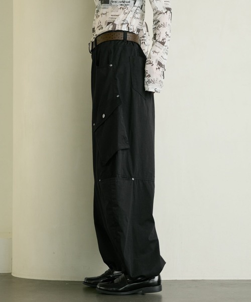 PBLIM(ページボーイリム)の「《UNISEX》ボリュームワイドカーゴパンツ(カーゴパンツ・レディース・ブラック/カーキ・LARGE/MEDIUM)」の11枚目の写真