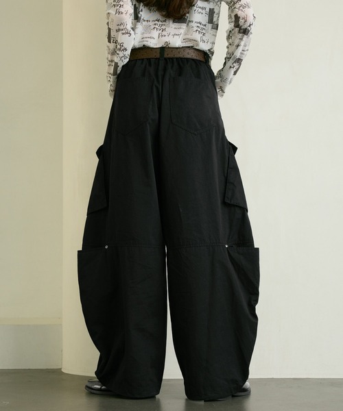 PBLIM(ページボーイリム)の「《UNISEX》ボリュームワイドカーゴパンツ(カーゴパンツ・レディース・ブラック/カーキ・LARGE/MEDIUM)」の12枚目の写真