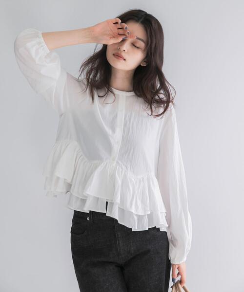 URBAN RESEARCH ROSSO WOMEN(アーバンリサーチ ロッソ)の「『WEB限定』フリルヘムブラウス(シャツ/ブラウス・レディース・ブルー系その他/ブラック/オフホワイト・FREE)」の2枚目の写真