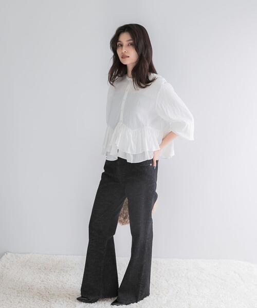 URBAN RESEARCH ROSSO WOMEN(アーバンリサーチ ロッソ)の「『WEB限定』フリルヘムブラウス(シャツ/ブラウス・レディース・ブルー系その他/ブラック/オフホワイト・FREE)」の6枚目の写真