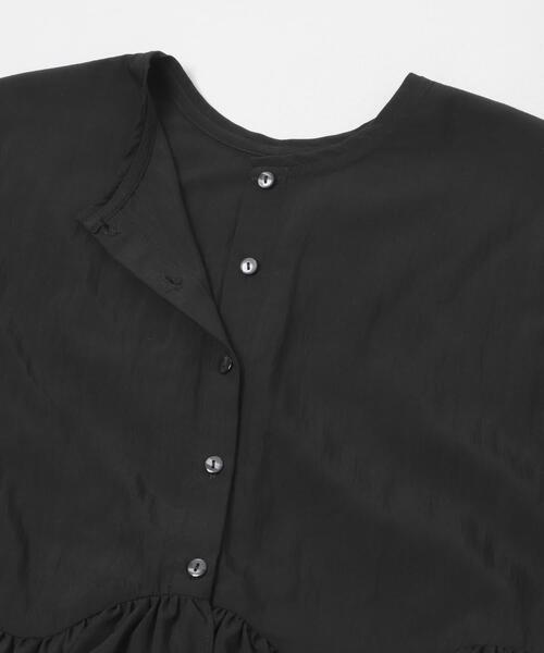 URBAN RESEARCH ROSSO WOMEN(アーバンリサーチ ロッソ)の「『WEB限定』フリルヘムブラウス(シャツ/ブラウス・レディース・ブルー系その他/ブラック/オフホワイト・FREE)」の18枚目の写真