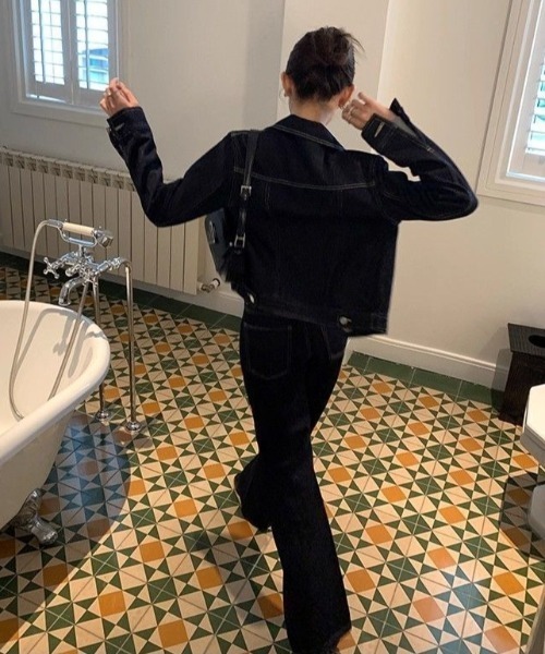 Teem Store（チームストア）の「配色ステッチ クロップドデニムジャケット（デニムジャケット・レディース・ブルー・M）」の6枚目の写真