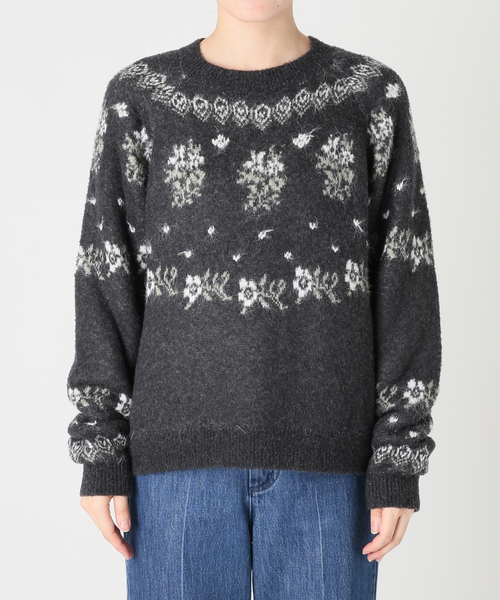 U by SPICK&SPAN(ユーバイスピックアンドスパン)の「フラワーモチーフフェザージャガードニット(ニット/セーター・レディース・チャコールグレー/ボルドー・FREE)」の7枚目の写真