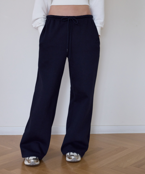 ROSEFRANTZ（ロゼフランツ）の「Rose Embroidery Wide Sweatpants [Navy]（スウェットパンツ・レディース・ネイビー・SMALL/MEDIUM/X-SMALL）」の3枚目の写真