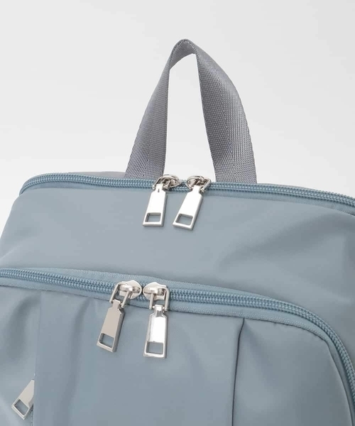 MK MICHEL KLEIN（エムケーミッシェルクラン）の「[15L/撥水/A4収納可]フロントタックデザインコンパクトリュック（バックパック/リュック・レディース・グレー/ダークインディゴブルー/ブラック・00）」の14枚目の写真