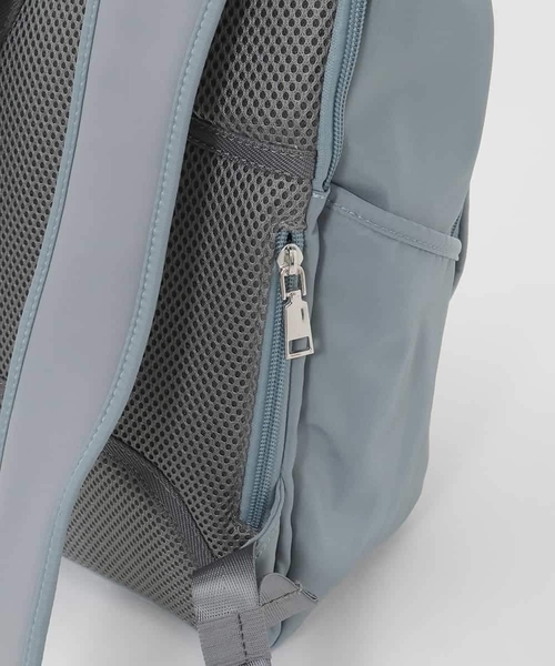 MK MICHEL KLEIN（エムケーミッシェルクラン）の「[15L/撥水/A4収納可]フロントタックデザインコンパクトリュック（バックパック/リュック・レディース・グレー/ダークインディゴブルー/ブラック・00）」の16枚目の写真
