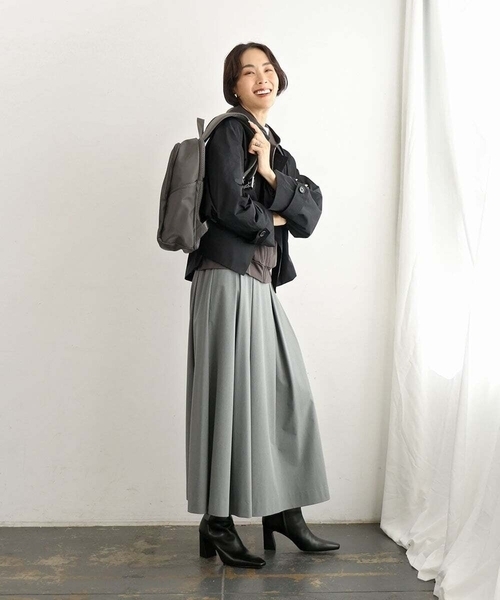 MK MICHEL KLEIN（エムケーミッシェルクラン）の「[15L/撥水/A4収納可]フロントタックデザインコンパクトリュック（バックパック/リュック・レディース・グレー/ダークインディゴブルー/ブラック・00）」の7枚目の写真