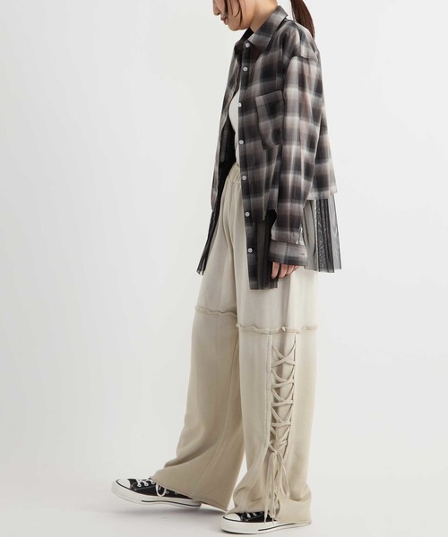 CONVERSE TOKYO(コンバーストウキョウ)の「LACE-UP SIDE VINTAGE SWEAT PANTS(スウェットパンツ・レディース・チャコールグレー/ピンク/ベージュ・FREE)」の4枚目の写真