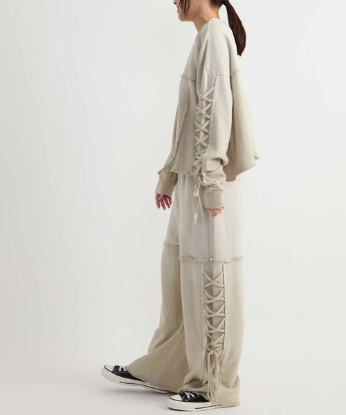 CONVERSE TOKYO(コンバーストウキョウ)の「LACE-UP SIDE VINTAGE SWEAT PANTS(スウェットパンツ・レディース・チャコールグレー/ピンク/ベージュ・FREE)」の7枚目の写真