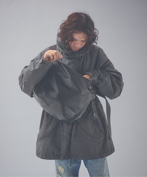 ADAM PATEK（アダムパテック）の「ADAMPATEK/w/r leather medium shoulder bag/撥水レザーミディアムショルダーバッグ（ショルダーバッグ・メンズ・ブラック・FREE）」の9枚目の写真
