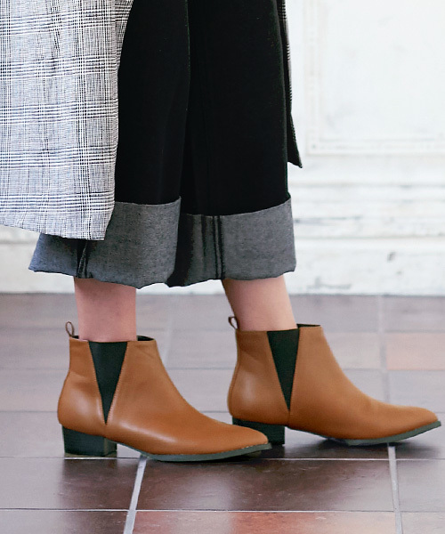 KOBE LETTUCE（コウベレタス）の「ポインテッドトゥフラットヒールサイドゴアブーツ（ブーツ・レディース・ブラウン/ブラック系その他/ベージュ/キャメル/ブラック系その他2/ブラウン系その他・LL/L/S/M）」の6枚目の写真