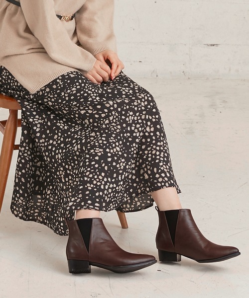 KOBE LETTUCE（コウベレタス）の「ポインテッドトゥフラットヒールサイドゴアブーツ（ブーツ・レディース・ブラウン/ブラック系その他/ベージュ/キャメル/ブラック系その他2/ブラウン系その他・LL/L/S/M）」の4枚目の写真