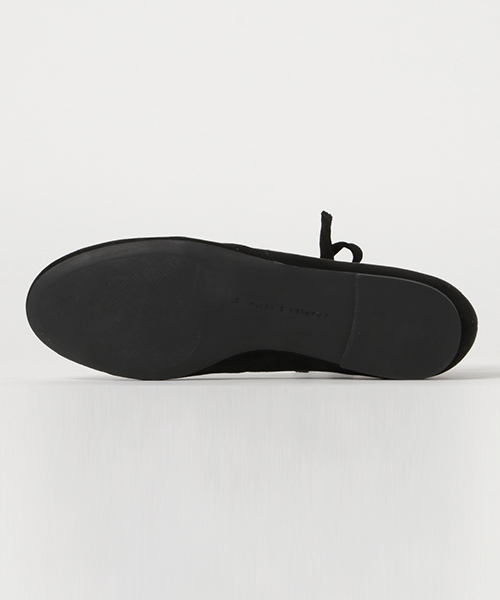 CHARLES & KEITH（チャールズ & キース）の「レースアップバレリーナパンプス / LACE-UP BALLERINA PUMPS（バレエシューズ・レディース・ピンク/ブラック・24cm/23cm/25cm/25.5cm/24.5cm/23.5cm）」の4枚目の写真