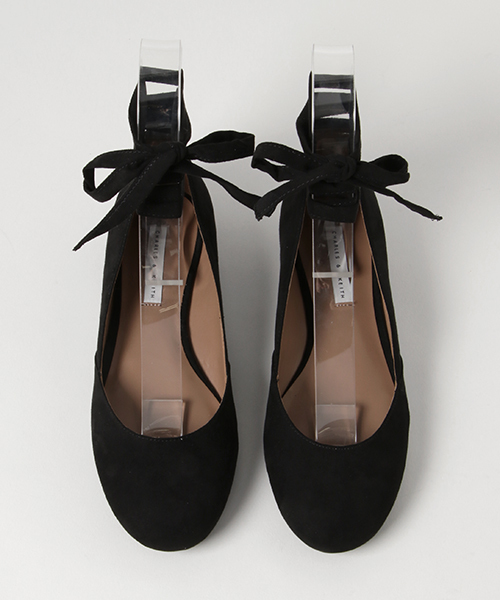 CHARLES & KEITH（チャールズ & キース）の「レースアップバレリーナパンプス / LACE-UP BALLERINA PUMPS（バレエシューズ・レディース・ピンク/ブラック・24cm/23cm/25cm/25.5cm/24.5cm/23.5cm）」の6枚目の写真