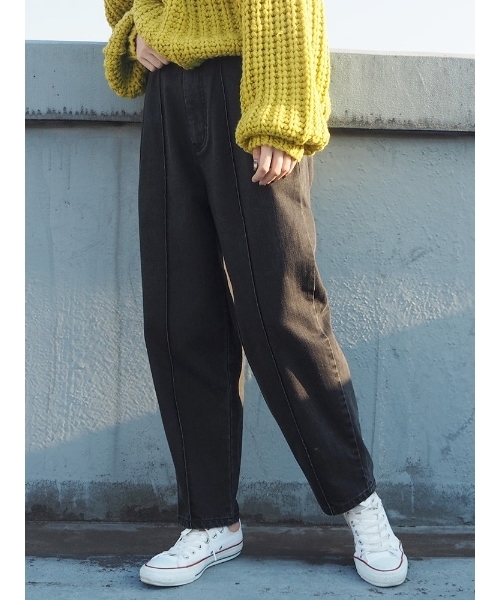 MURUA(ムルーア)の「ワイドテーパードDENIM パンツ(デニムパンツ・レディース・ブラック/インディゴブルー・1/2)」の1枚目の写真