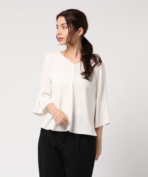 NOLLEY'S（ノーリーズ）の「袖フレアサテンブラウス（シャツ/ブラウス