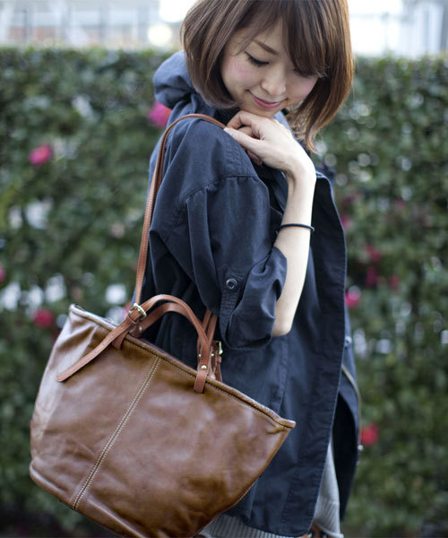 NANO universe（ナノユニバース）の「POPCORN/バイカラーハンドルトート（トートバッグ・レディース・グレイッシュベージュ/ライトブラウン/グレー/ブラック・FREE）」の3枚目の写真