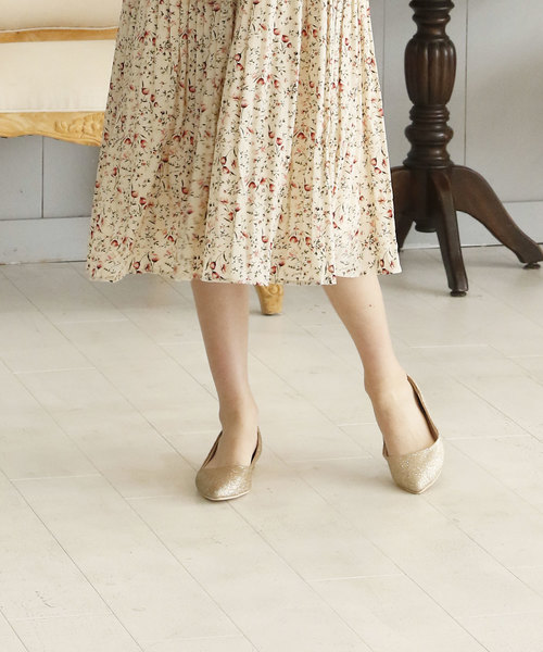 VIVIAN（ヴィヴィアン）の「シンプルプレーンフラットパンプス（パンプス・レディース・ブラック系その他/バーガンディー/その他5/ブラック系その他3/アクア/カラフル/スモークグレー/その他13/レオパード/ベージュ系その他3/ピンク系その他3/その他/グレー系その他4/イエロー系その他3/パイソン/グレー系その他6/その他30/ゴールド系その他4/シルバー系その他5/インディゴブルー・24.5/25.5/23/21.5/24/22/22.5/23.5/26/25）」の14枚目の写真