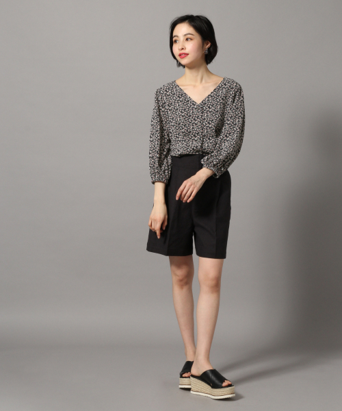 LOWRYS FARM(ローリーズファーム)の「ハナガラタックブラウス 826779(シャツ/ブラウス・レディース・ブラック/ネイビー/イエロー・FREE)」の8枚目の写真