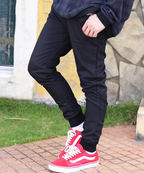 revertical(リバーティカル)の「TR素材 スリム ジョガーパンツ(その他パンツ・メンズ・グレー/ベージュ/ブラック/ネイビー/ブルー・L/M/XL)」の2枚目の写真