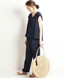 Vネックブラウス×テーパードパンツセットアップ◆