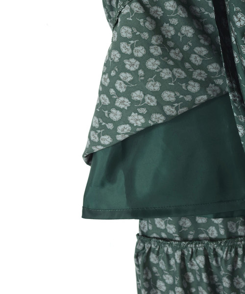 w closet(ダブルクローゼット)の「マットサテン花柄ティアードスカート(スカート・レディース・ブラウン/ダークグリーン・FREE)」の20枚目の写真
