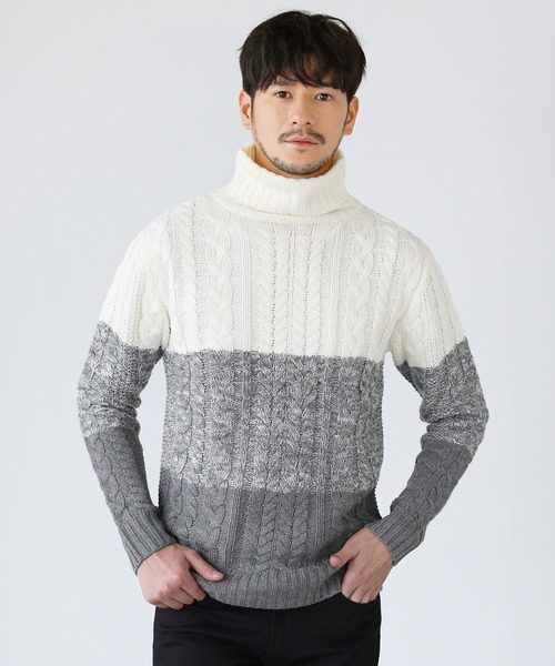 SPU（スプ）の「セミワイドシルエットケーブル編みタートルネックニット（ニット/セーター・メンズ・ワイン/キャメル/レッド系その他/ブルー系その他/ネイビー/インディゴブルー/ブルー/グリーン/カーキ/ベージュ/チャコール/モカ/杢グレー/グレー系その他/ブラック/ブラック系その他/オフホワイト/ホワイト系その他/ホワイト/グレー系その他2/ブルーグレー/ベージュ系/テラコッタ・S/M/L/XL）」の3枚目の写真