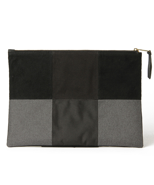 BEAMS(ビームス)の「Herschel×BEAMS / 別注 “Network XL”(BLACK)(クラッチバッグ・メンズ・ブラック・ONE SIZE)」の4枚目の写真