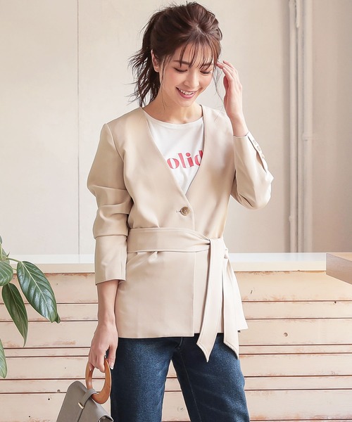 KOBE LETTUCE（コウベレタス）の「ウエストベルト付きサイドスリットベルテッドジャケット（ノーカラージャケット・レディース・ネイビー/ミント/ベージュ系その他・FREE）」の2枚目の写真