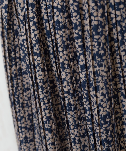 SpRay（スプレイ）の「花柄消しプリーツスカート（スカート・レディース・ブラック/ブルー・FREE）」の9枚目の写真