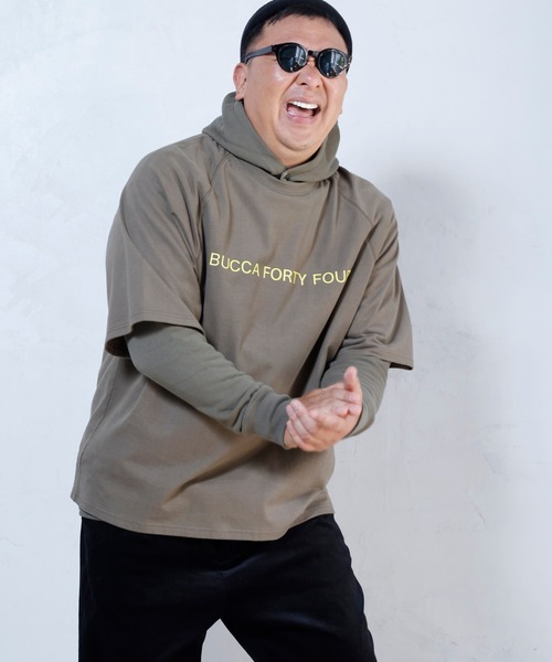 BUCCA 44(ブッカフォーティーフォー)の「【BUCCA 44】オーバーシルエットロゴカットソー(Tシャツ/カットソー・メンズ・ホワイト/カーキ・MEDIUM/LARGE/X-LARGE/XX-LARGE/XXX-LARGE)」の1枚目の写真
