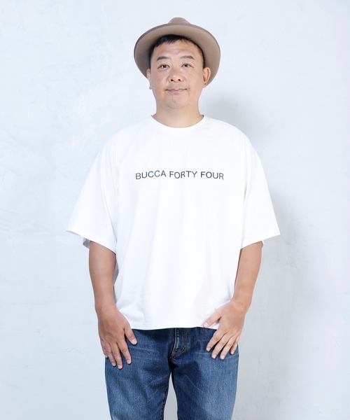 BUCCA 44(ブッカフォーティーフォー)の「【BUCCA 44】オーバーシルエットロゴカットソー(Tシャツ/カットソー・メンズ・ホワイト/カーキ・MEDIUM/LARGE/X-LARGE/XX-LARGE/XXX-LARGE)」の3枚目の写真