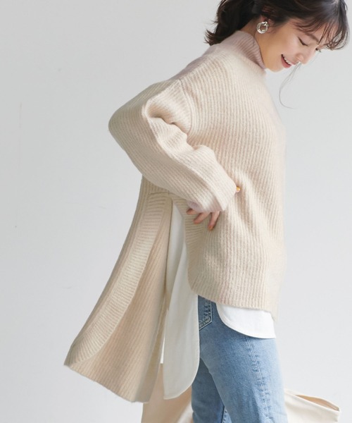 coca（coca）（コカ）の「ラウンドヘムニットトップス（ニット/セーター・レディース・ブルー/アイボリー・ONE SIZE）」の2枚目の写真