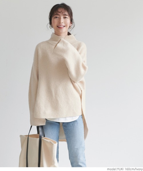 coca（coca）（コカ）の「ラウンドヘムニットトップス（ニット/セーター・レディース・ブルー/アイボリー・ONE SIZE）」の9枚目の写真