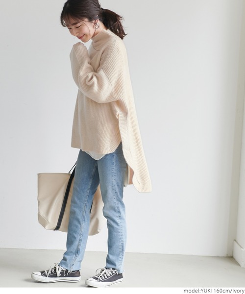 coca（coca）（コカ）の「ラウンドヘムニットトップス（ニット/セーター・レディース・ブルー/アイボリー・ONE SIZE）」の10枚目の写真