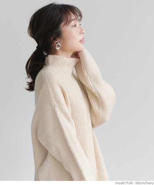 coca（coca）（コカ）の「ラウンドヘムニットトップス（ニット/セーター・レディース・ブルー/アイボリー・ONE SIZE）」の12枚目の写真