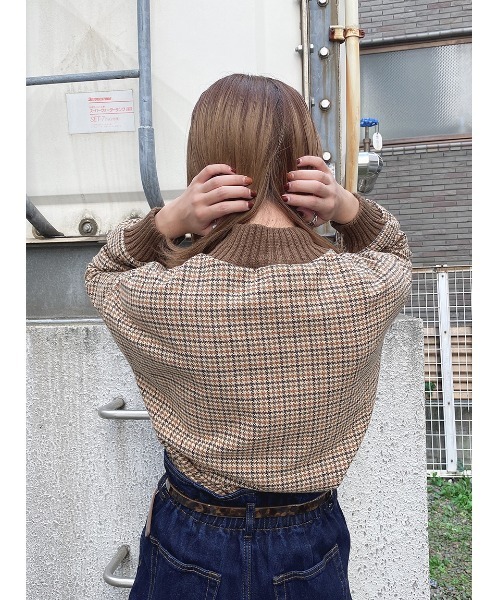 one way（ワンウェイ）の「チェックリブハイネック（Tシャツ/カットソー・レディース・ベージュ/ブラック/ライトブラウン/オレンジ/ブラック系その他/ブラウン系その他/レッド系その他/ダークブラウン・FREE）」の17枚目の写真