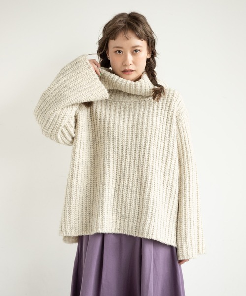 MERLOT（メルロー）の「ざっくり編みタートルネックニット（ニット/セーター・レディース・ライトグレー/ピンク/マスタード/ナチュラル・FREE）」の2枚目の写真