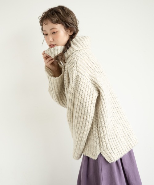 MERLOT（メルロー）の「ざっくり編みタートルネックニット（ニット/セーター・レディース・ライトグレー/ピンク/マスタード/ナチュラル・FREE）」の6枚目の写真