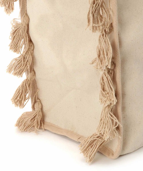 Lilas Campbell（リラキャンベル）の「Lilas Campbell　tassel Tote Bag（トートバッグ・レディース・アイボリー/グリーン・FREE）」の17枚目の写真