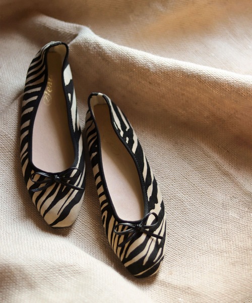 SESTO(セスト)の「ふわふわクッションやわらか素材スクエアトゥバレエシューズ(バレエシューズ・レディース・ブラック/ダークブラウン/パープル/シルバー/アイボリー/ゼブラ/グレイッシュベージュ・22.5cm/23.5cm/24.5cm/23.0cm/24.0cm/25.0cm/22.0cm)」の7枚目の写真