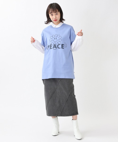 ISTKUNST(イストクンスト)の「ISTKUNST/PEACE FACE TEE 2940866(Tシャツ/カットソー・レディース・ライトブルー/ホワイト/ブラック・LARGE/MEDIUM)」の11枚目の写真